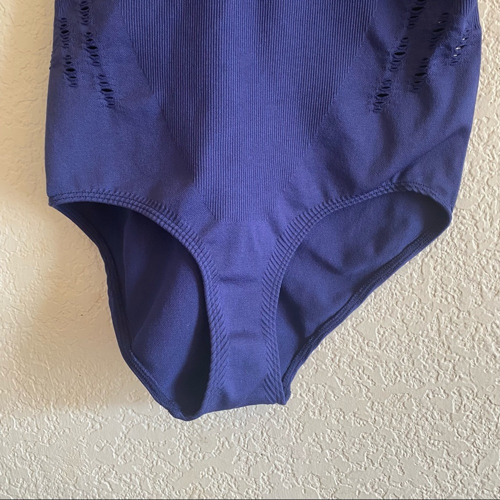 IVY PARK Perforated Jersey Bodysuit Seamless Navy - Picture 5 of 10